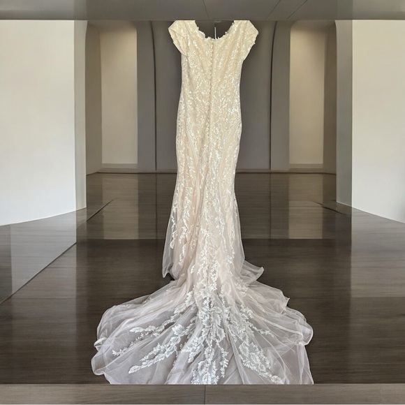 Allure Bridals Dresses & Skirts - Allure Bridal’s Wedding Gown